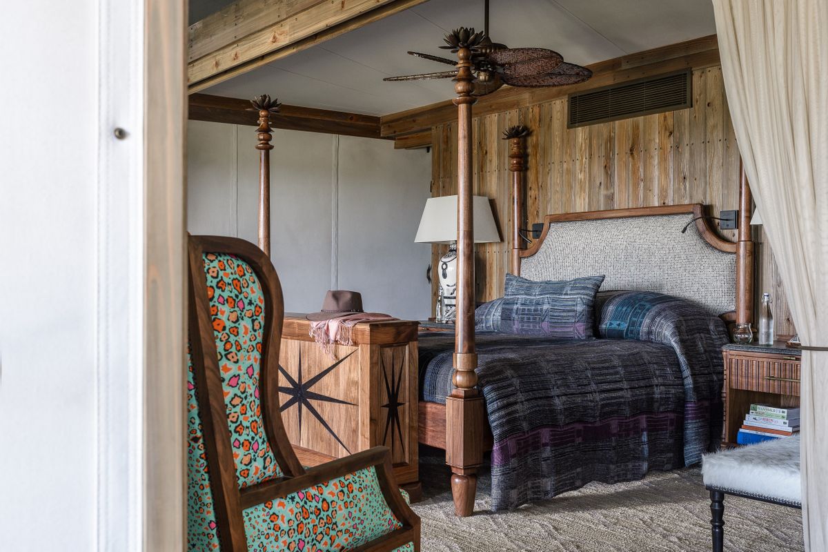 Xigera Sycamore Suite bedroom-1200x800-c